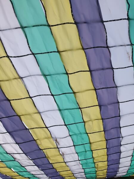 Filet de volière, utilisation originale pour terrasse