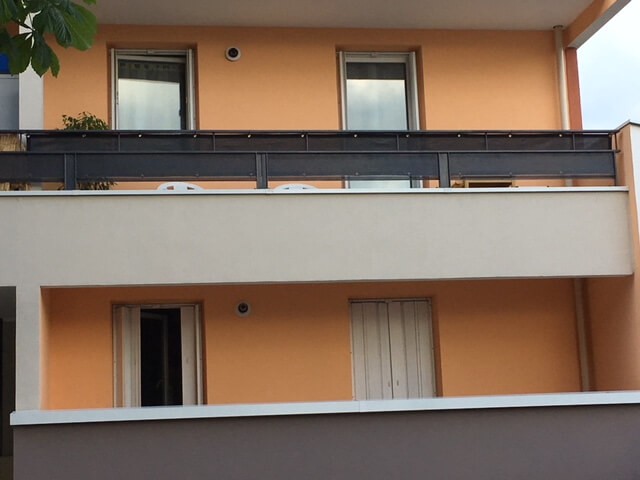 Brise-vue couleur occultation forte pour balcon