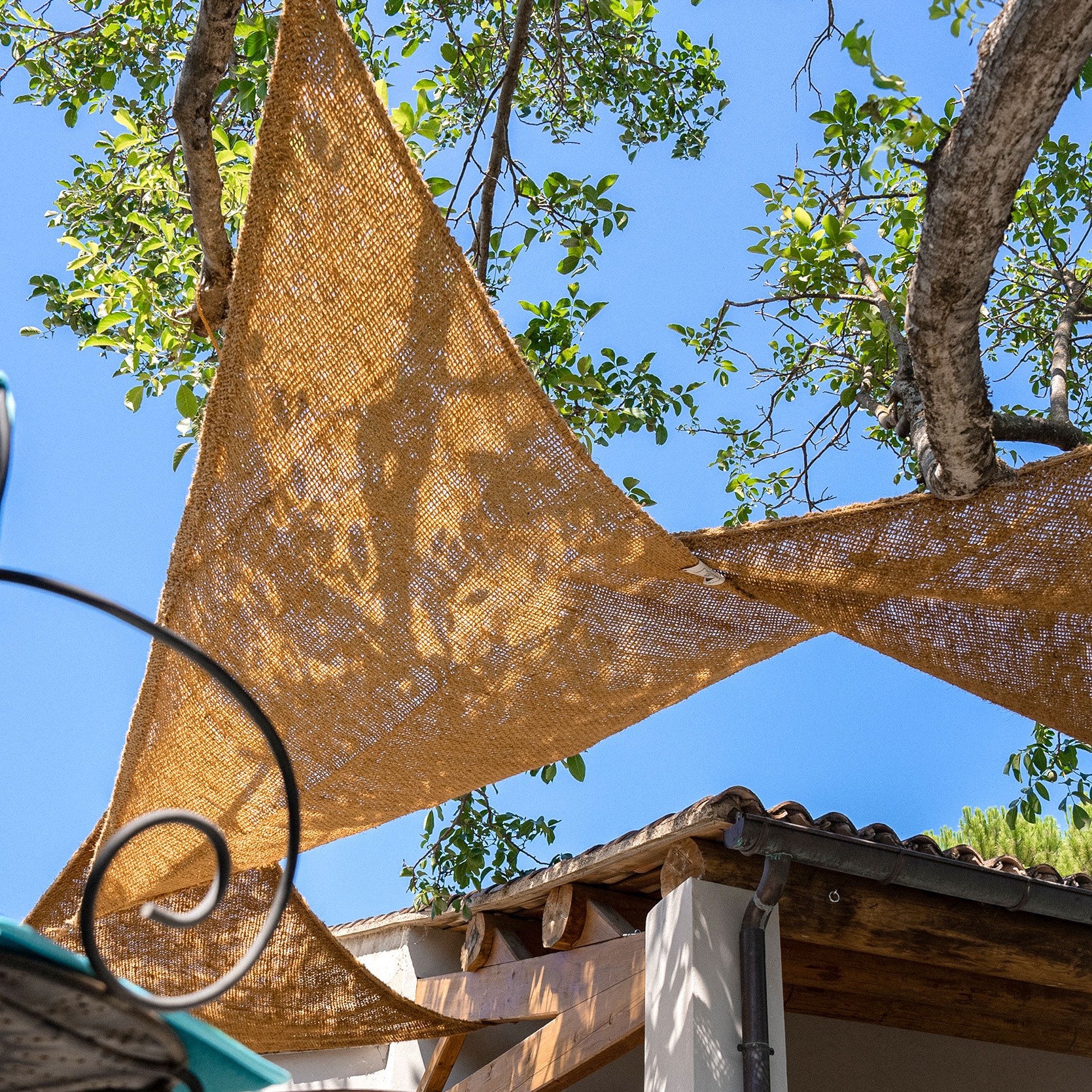 Voile d’ombrage en coco à suspendre triangulaire
