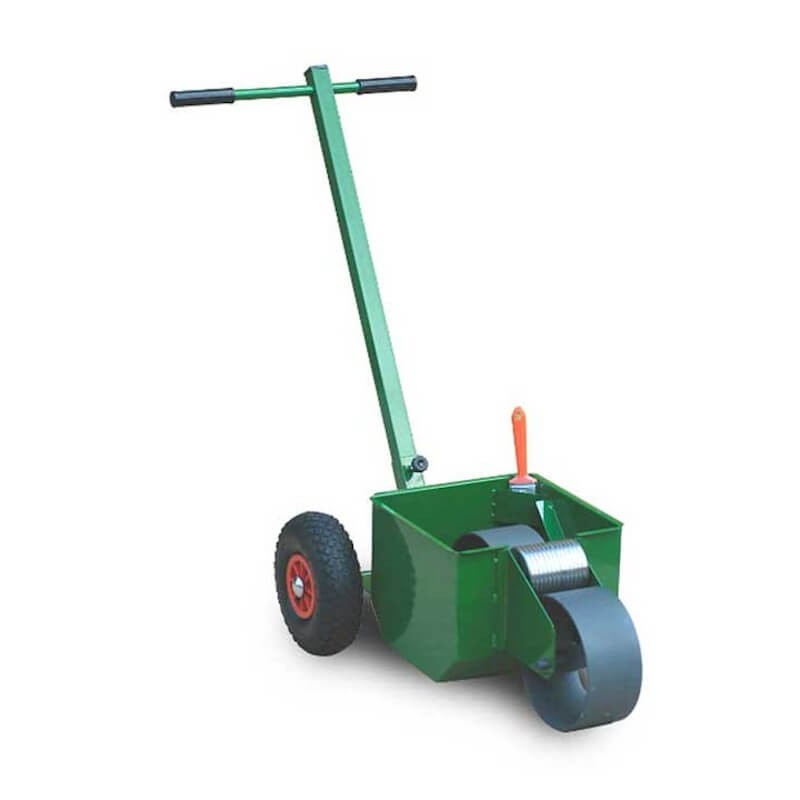 Traceur de lignes pour terrains de sport avec pelouse
