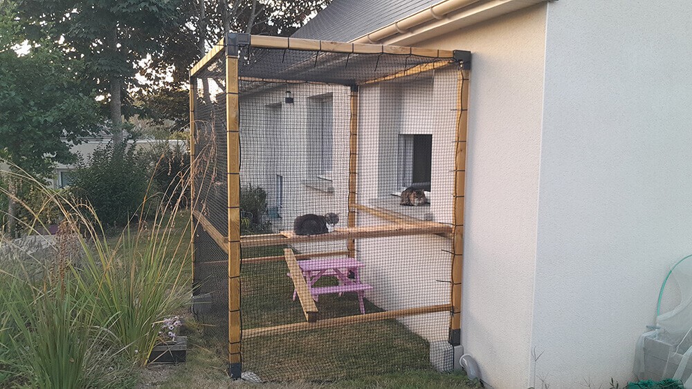 Catio sur mesure avec filets de protection pour chats adaptés