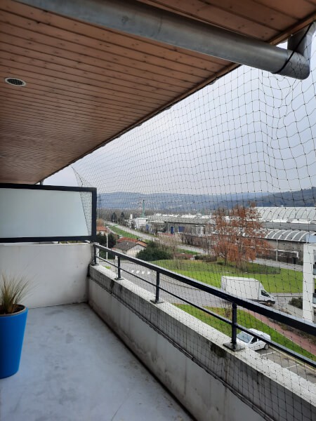 Filet de protection pour chat permettant de sécuriser totalement un balcon