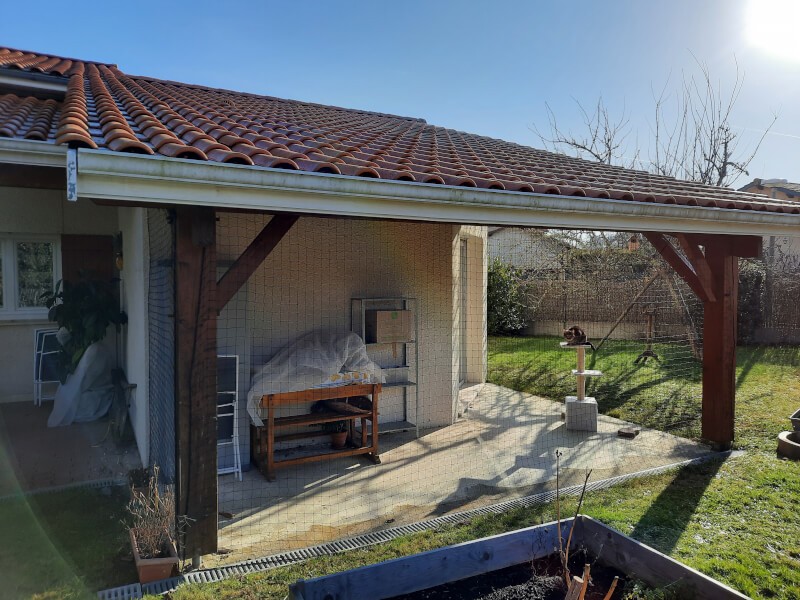 Création d'une terrasse fermée sur les 3 côtés à l'aide des trois filets réalisés sur mesure