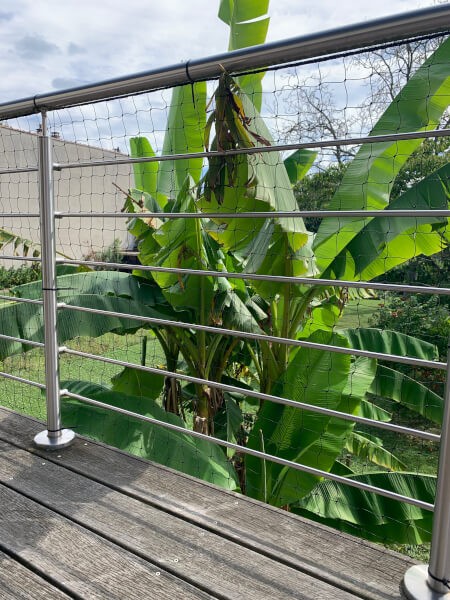 Filet de protection pour chat sur garde corps de terrasse