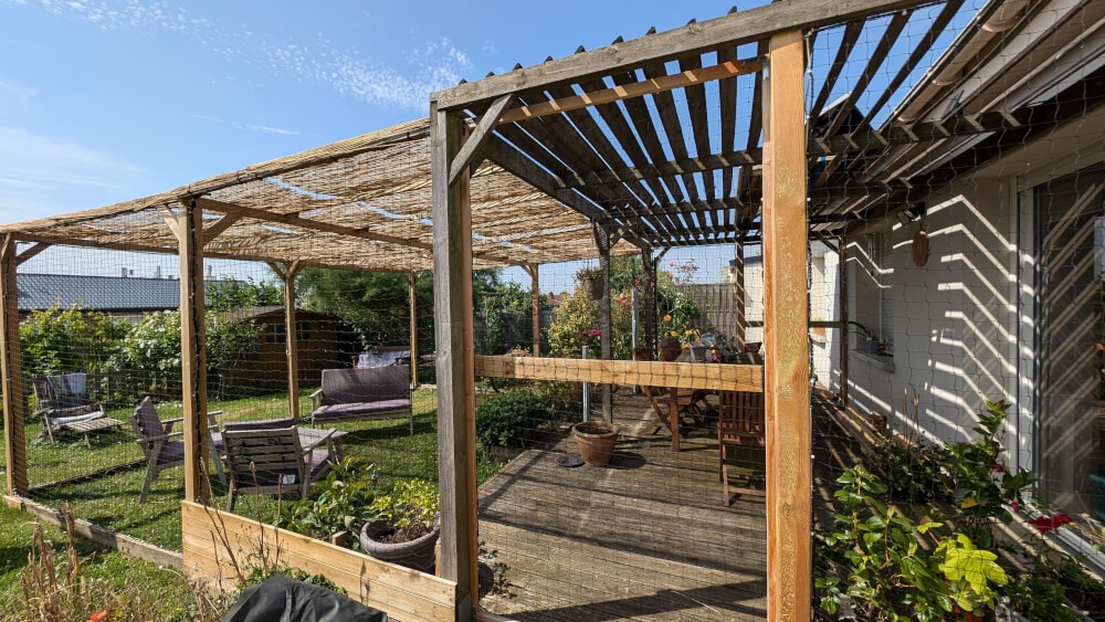 Enclos des chats avec 2 pergolas et filets de protection