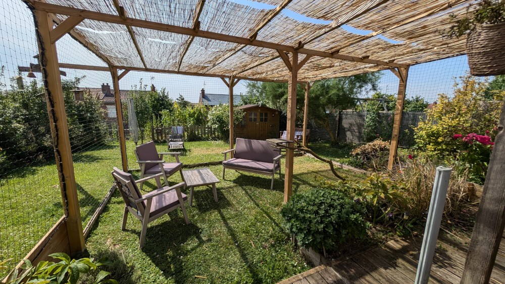 Enclos des chats avec 2 pergolas avec filet protection chat