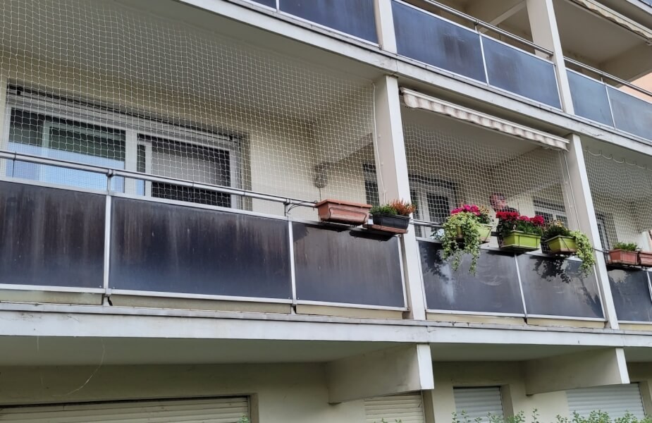 Filet de protection chats transparent pour balcon d'appartement