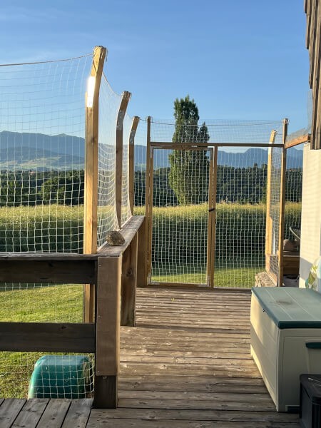 Filet protection pour chat pourtour de terrasse en bois