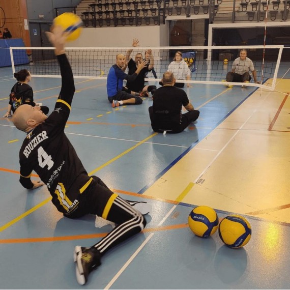 Filet de Volley-ball assis - Mailles 100 x 100 mm Filet de Volley-ball assis - Mailles 100 x 100 mm