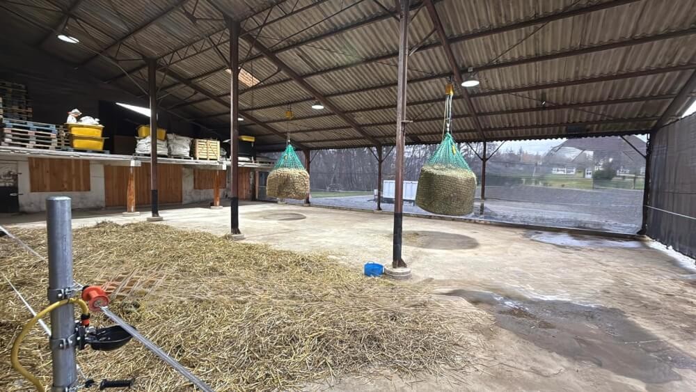 Filet à foin pour balle ronde suspendue