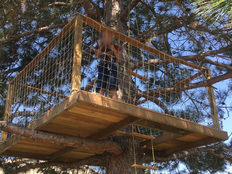 Filet périphérique pour plateforme dans les arbres