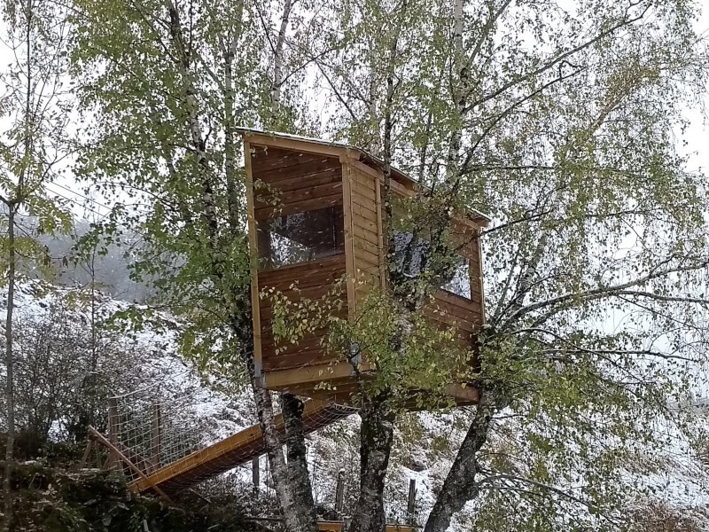 Sécurisation d'une passerelle d'accès à une cabane dans les arbres