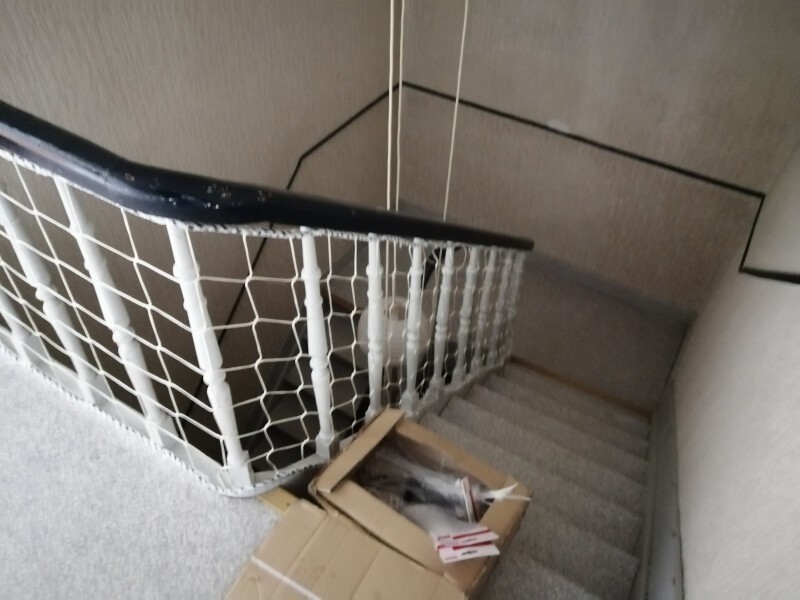 Mise aux normes de sécurité escalier avec un filet périphérique