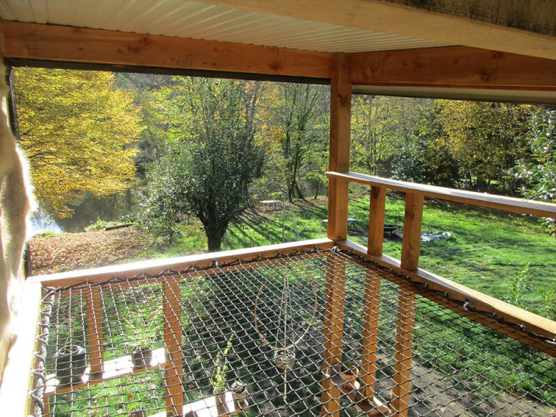 Filet d'habitation noir pour créer un espace de détente extérieur