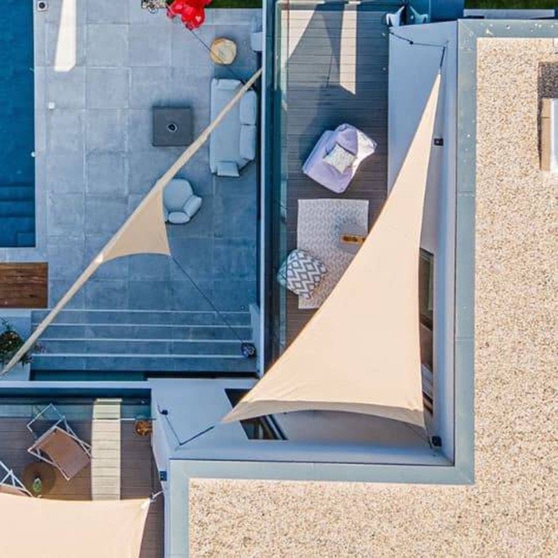 Toile d'ombrage 97% résistante au vent 340g/m²