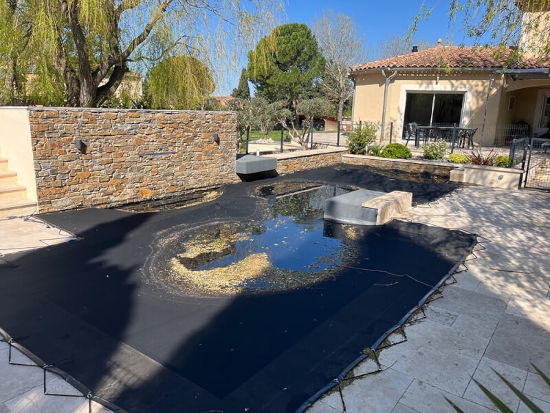 Filet anti-feuilles et épine pour piscine - découpe sur mesure