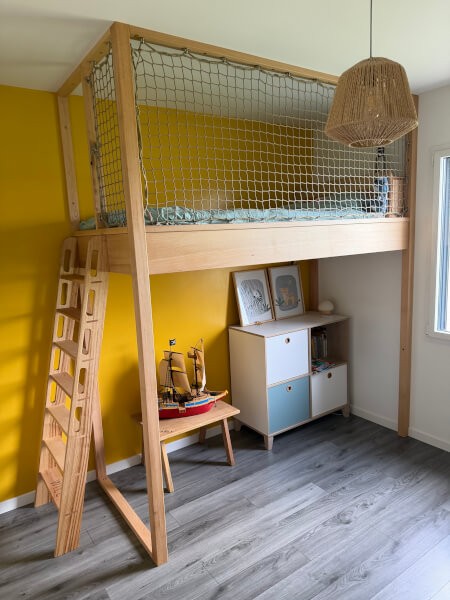 Protection chute d'un lit sur mesure d'enfant en bois