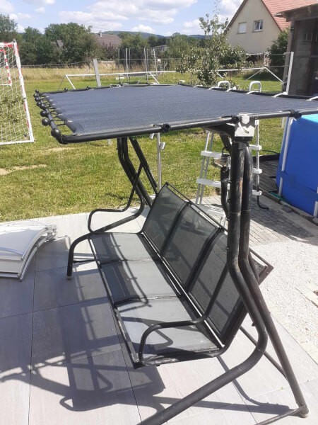 Voile d'ombrage noir pour toit de balançoire avec attache rapide sandow