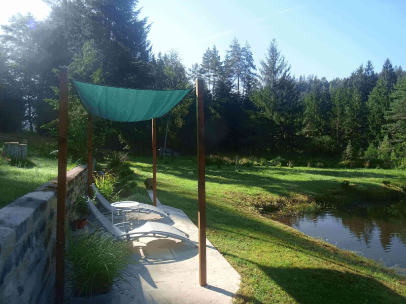 Filet de couverture pour création d'un espace ombrage de jardin