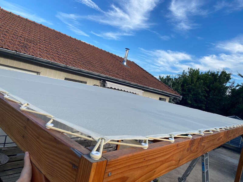 Filet de couverture de pergola sur mesure avec champignons