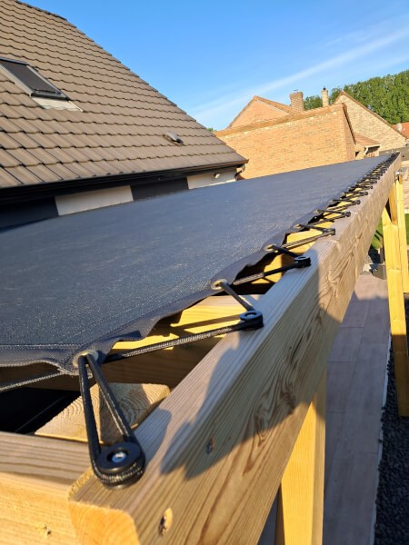Filet d'ombrage de pergola gris anthracite