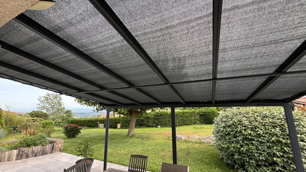 Filet d'ombrage pergola en remplacement de plaque plexiglass