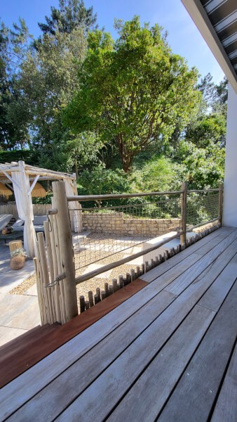 Filet chanvre discret pour rambarde bois extérieure