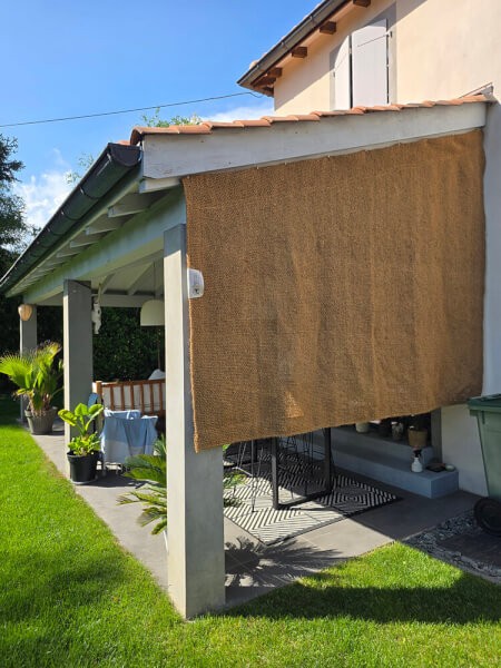 Rideau en coco pour protection de terrasse extérieure