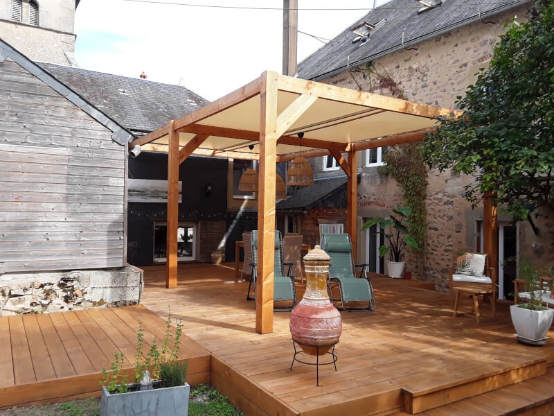 Bâche PVC étanche pour protection solaire de pergola