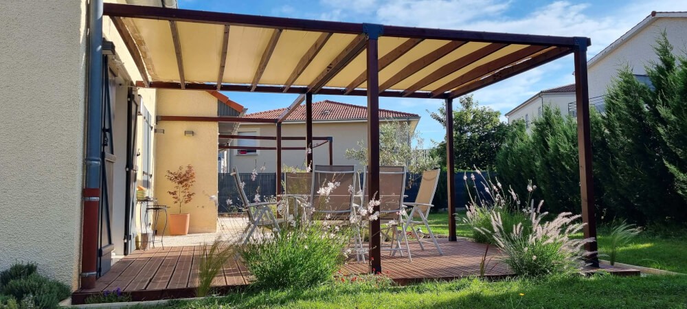Voile d'ombrage ivoire pour protection terrasse extérieur