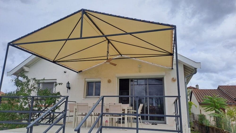 Bâche d'ombrage PVC de pergola - Forme atypique réalisation sur devis