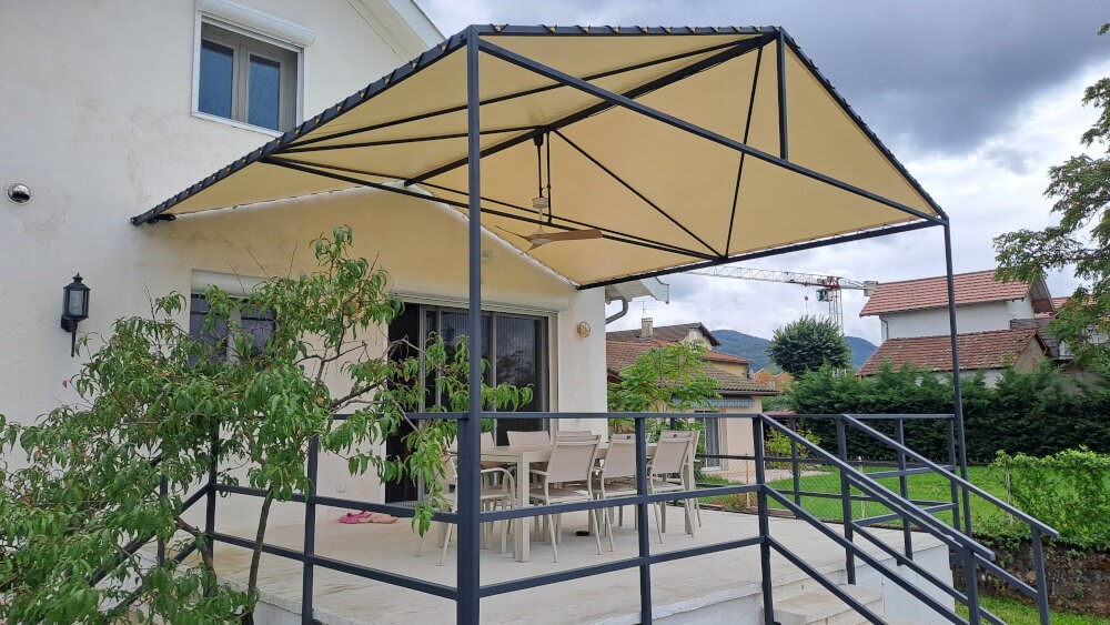 Bâche d'ombrage ivoire de pergola - Forme atypique réalisation sur devis