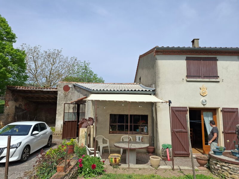 Filet de pergola adossée façade maison