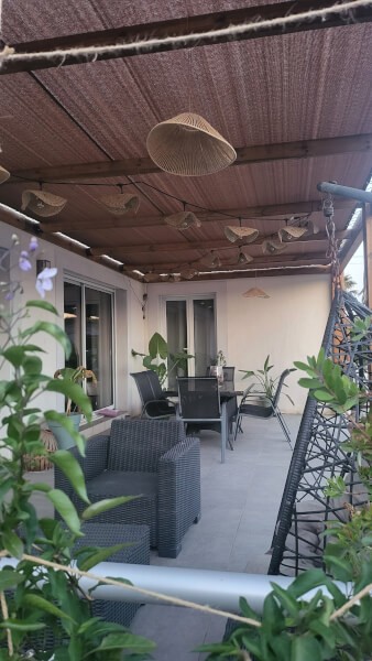 Filet en couverture de pergola couleur marron