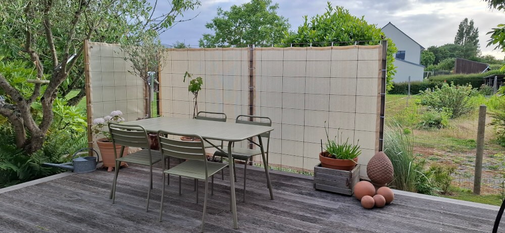 Filet brise-vue pour tranquillité de terrasse