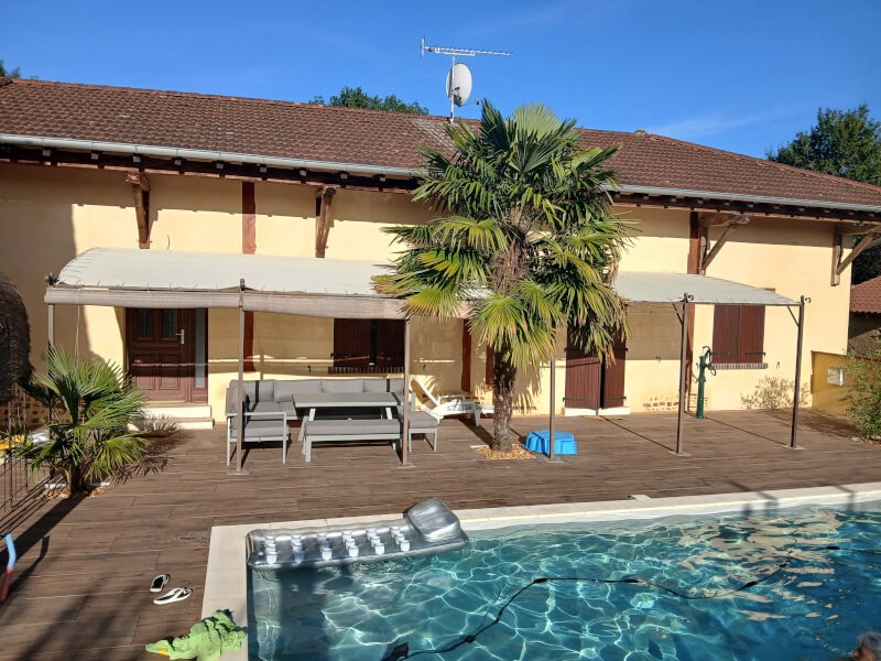 Filet d'ombrage sur mesure pour grande pergola