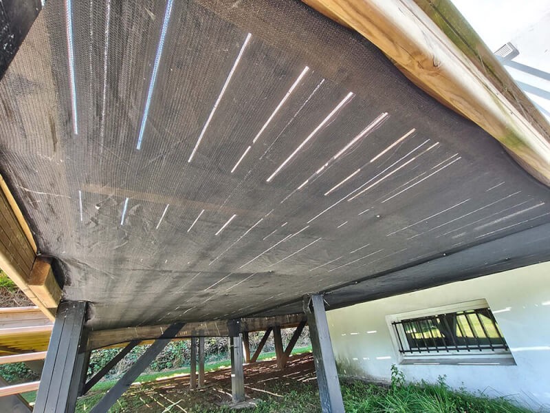 Filet brise-vent pour dessous de terrasse de véranda