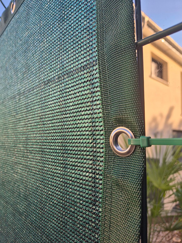 Filet brise-vue de couleur sur mesure - Occultation très forte (± 95%) envoyé par un client