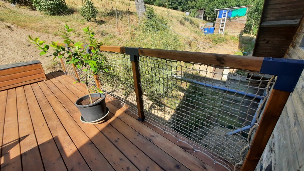 Filet de protection chanvre pour garde corps bois en hauteur
