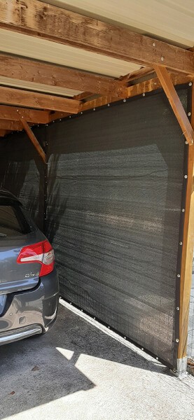 Filet brise-vue sur carport