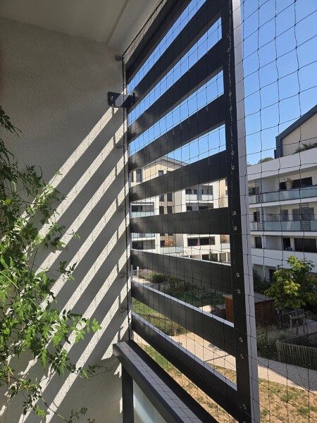 Fermer un balcon pour sécuriser l'espace pour chats