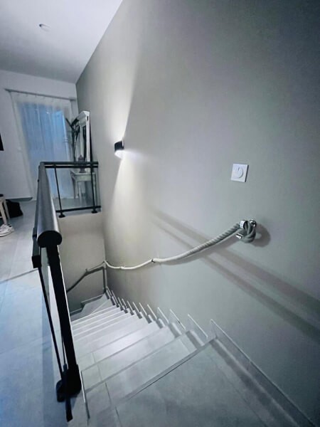 Créer une rampe d'escalier en corde