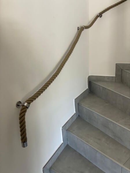Créer une rampe d'escalier avec corde