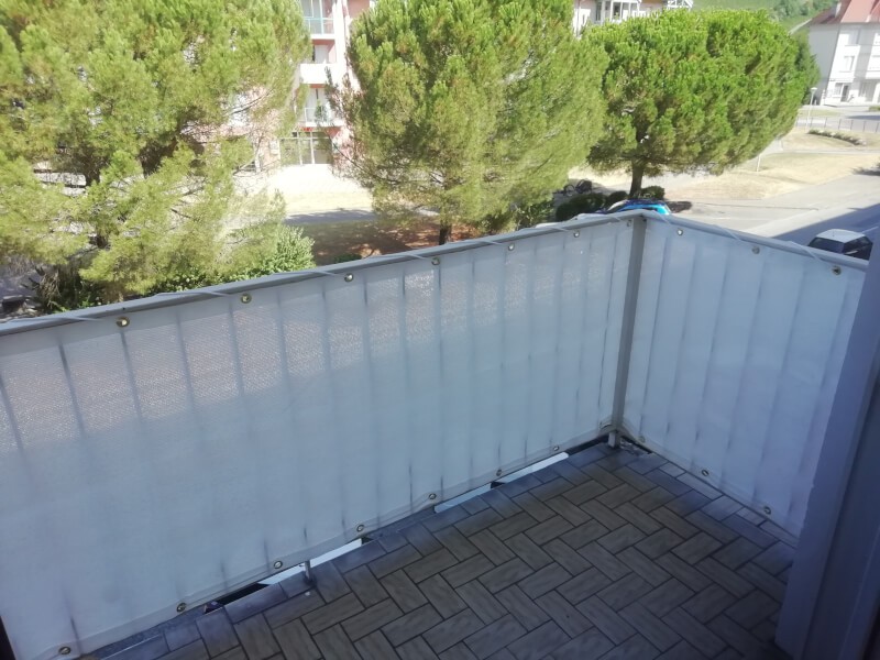 Filet brise-vue blanc pour balcon dexième étage