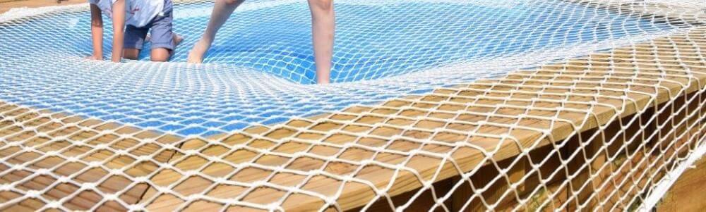 Filet de sécurité sur piscine anti-noyade