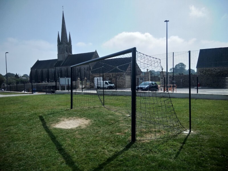 Filet de but Minimes compétition terrain de foot commune