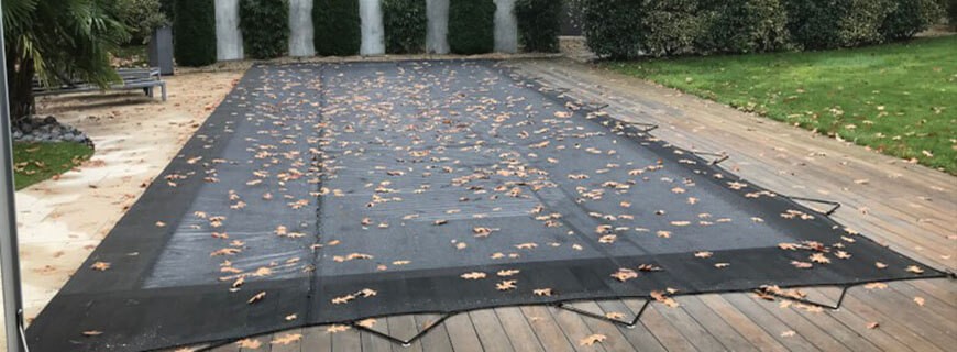 Le filet anti-feuilles pour piscine