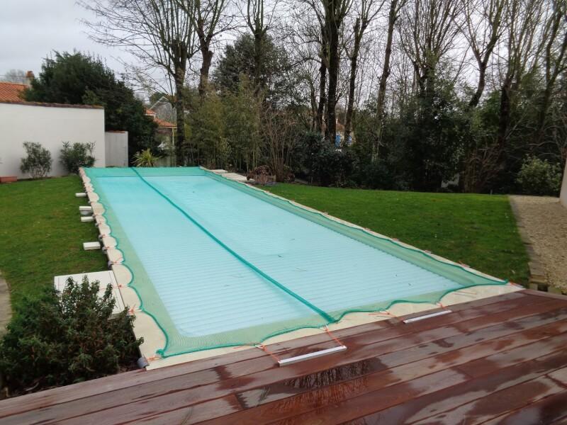 Filet anti feuille pour piscine sans fixation - Sud Environnement